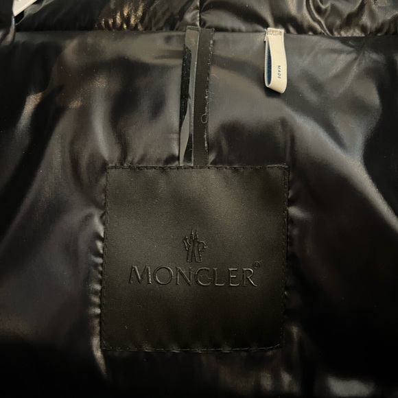 MONCLER Matt black down anwar jacket. Short style. - Picture 10 of 11